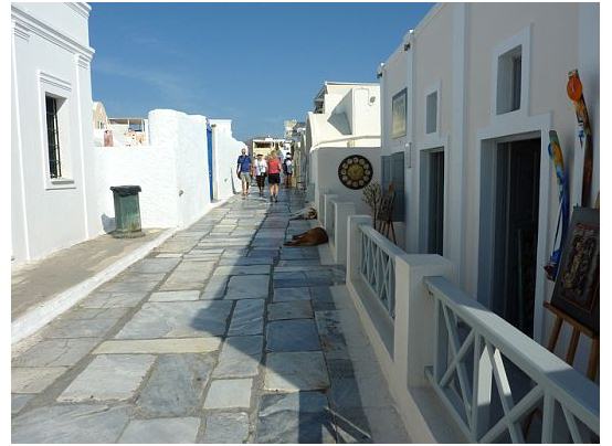 Nikolaou Nomikou, Main road in Oia