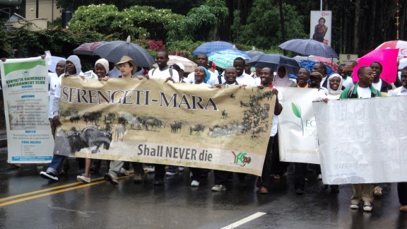 serengeti-highway-protest