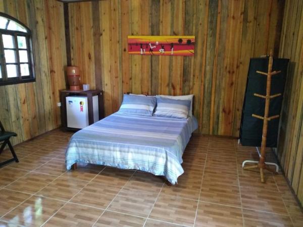 Accessible bungalow: Close to the heart of Serra Verde. One double bed, a spacious private bathroom and carefully designed to meet the needs of wheel chair users.