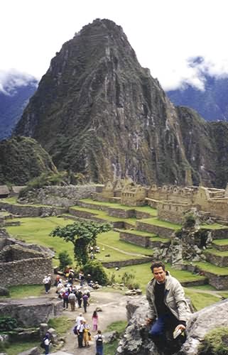 The obligatory post card, this was the second attempt, the first was destroyed by an invading head, Huyana Picchu in the background, took me 1 and a half hours to the top, I managed not to slip a single time...